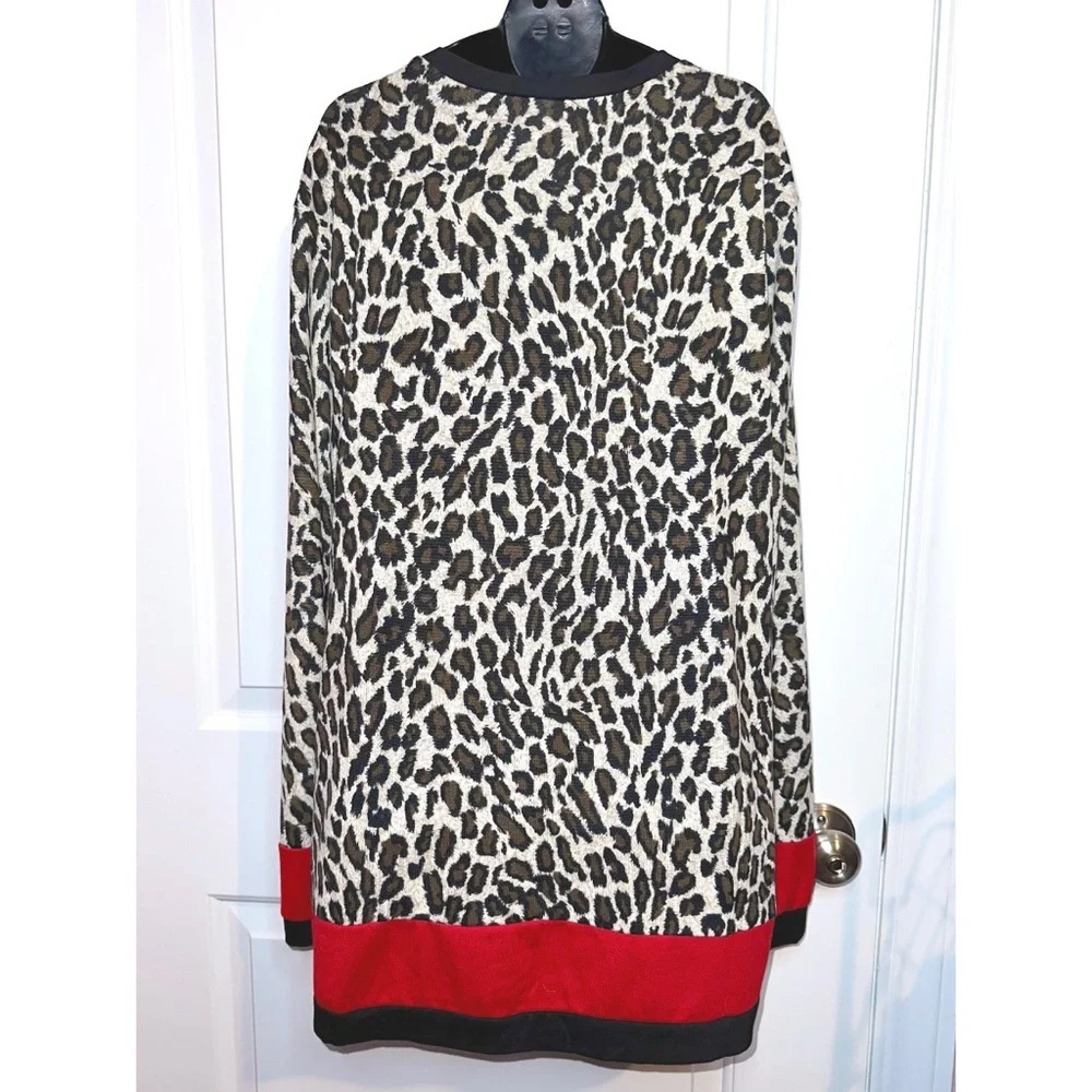 Sunshine & Rodeos Color block top with red trim - Picture 5 of 5
